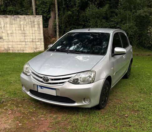 TOYOTA ETIOS 1.5 XS 16V FLEX 4P MANUAL TOYOTA ETIOS 1.5 XS 16V FLEX 4P MANUAL